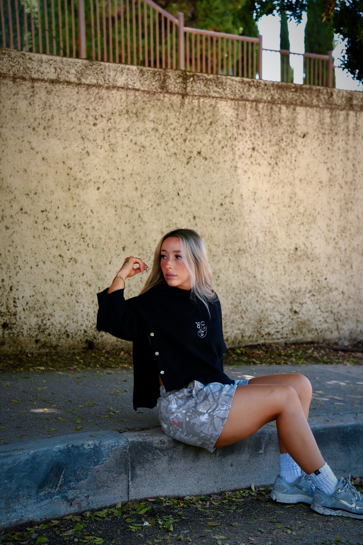 Lowlight Crop Hoodie (French Terry Edition) Black