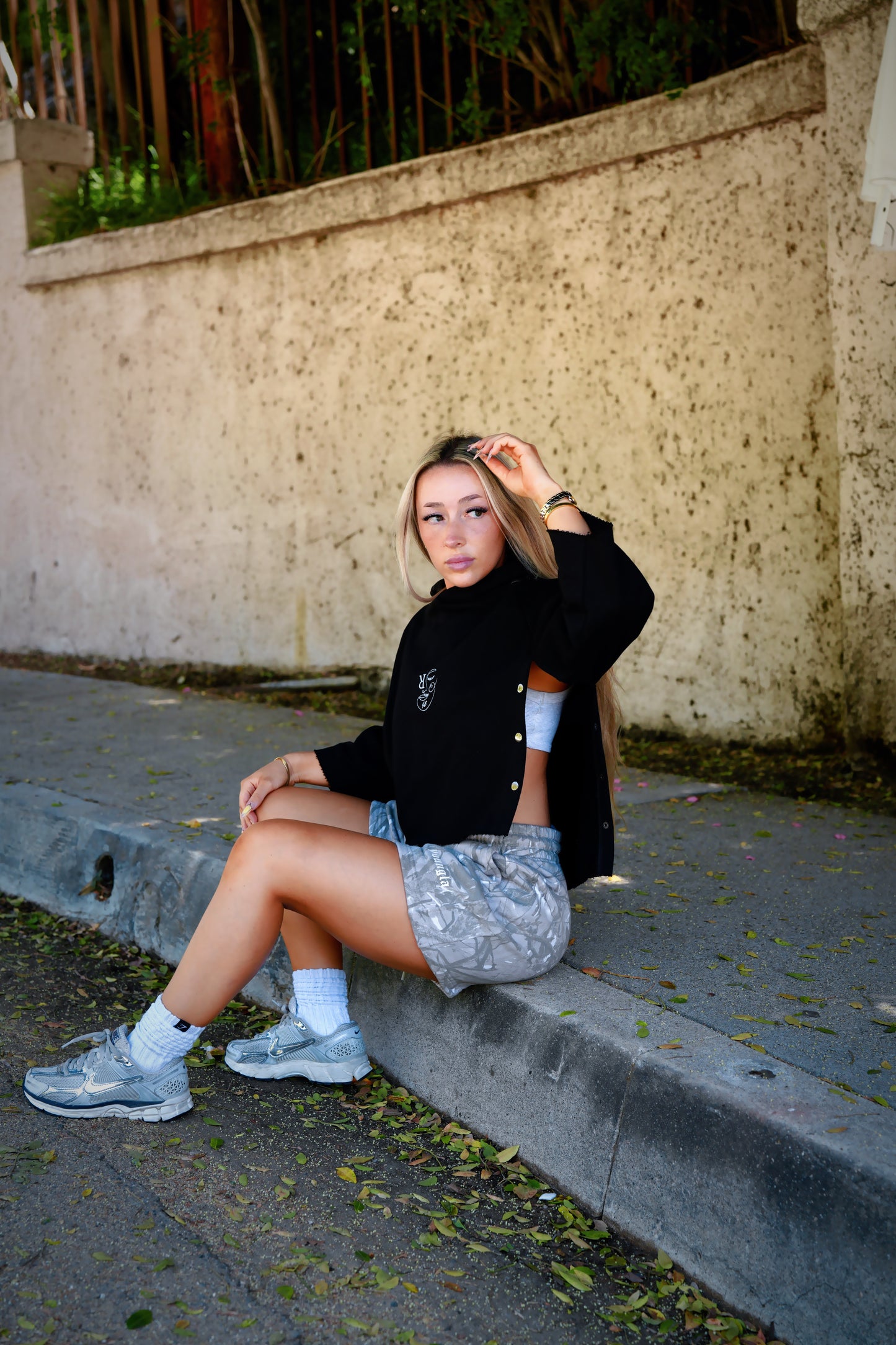 Lowlight Crop Hoodie (French Terry Edition) Black